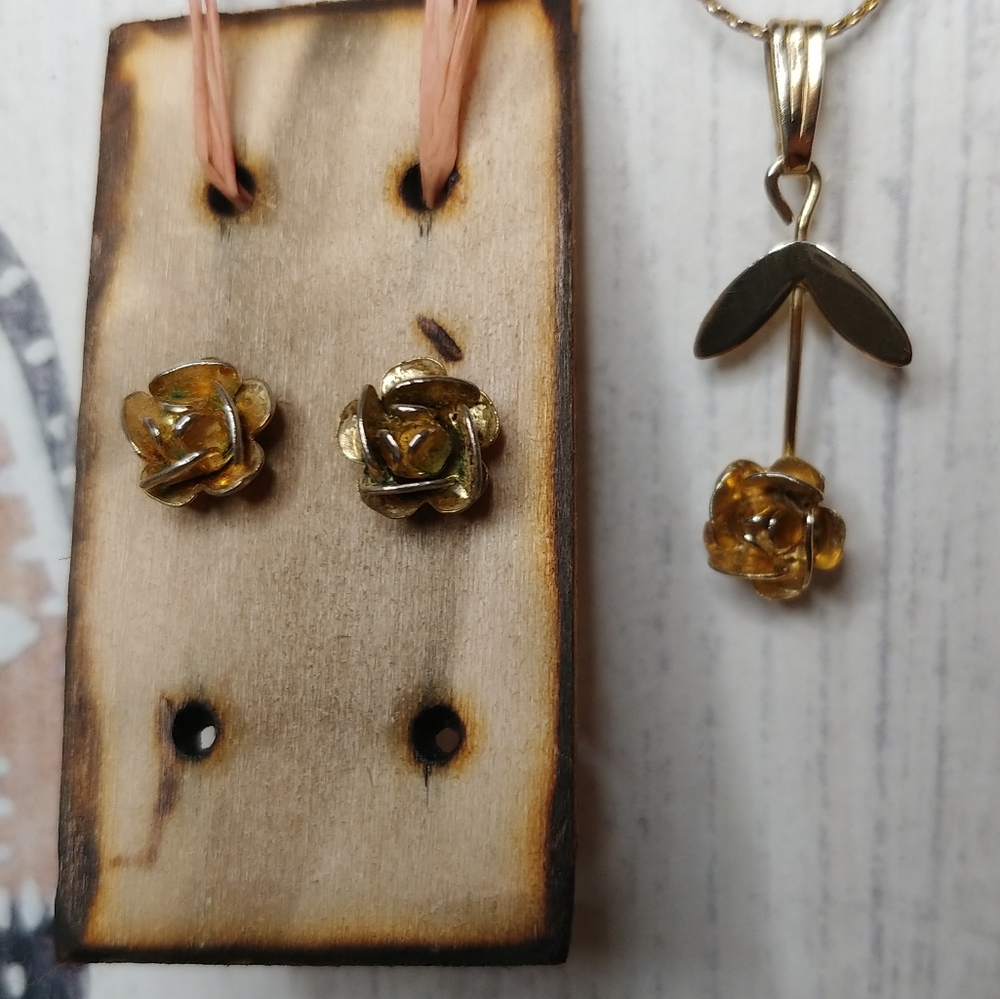 ✔Gold Blooming Rose Earrings and Necklace